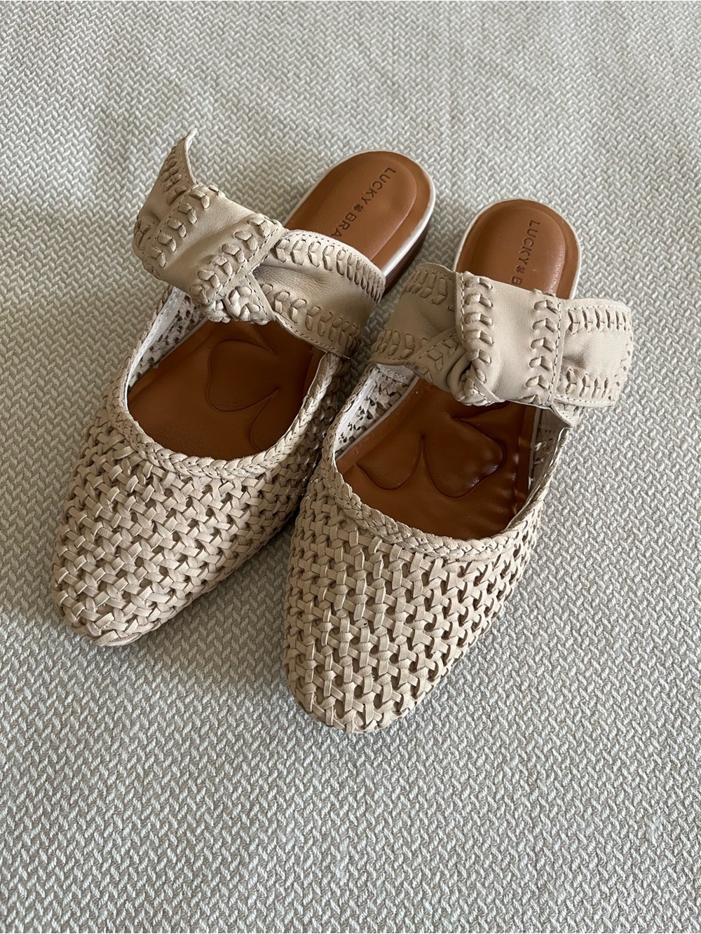 Lucky Brand Women's Grenaldie Woven Bow Flat Mules Cream Size 8.5